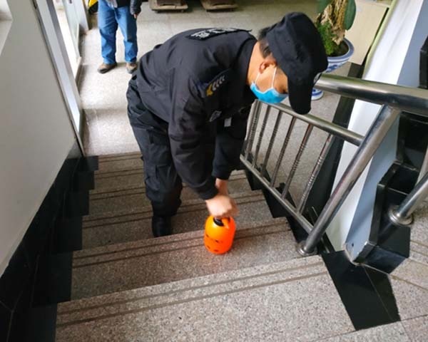 1-06.jpg 服务涵盖昆明无人机培训、昆明保安服务、昆明物业服务、昆明宠物医疗美容、昆明职业技能培训服务、昆明广告策划、昆明安防监控。