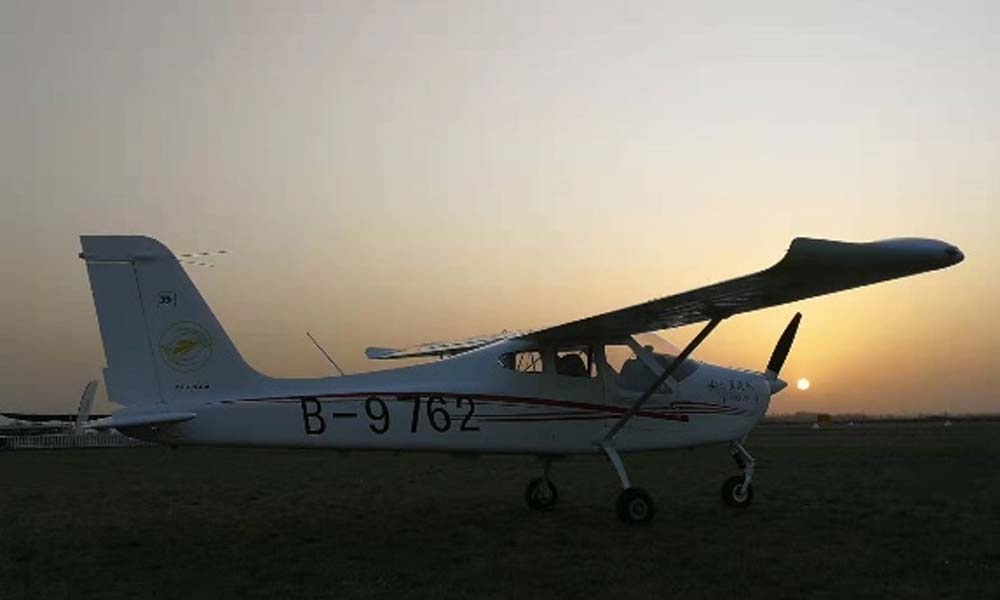 服务涵盖昆明无人机培训、昆明保安服务、昆明物业服务、昆明宠物医疗美容、昆明职业技能培训服务、昆明广告策划、昆明安防监控。