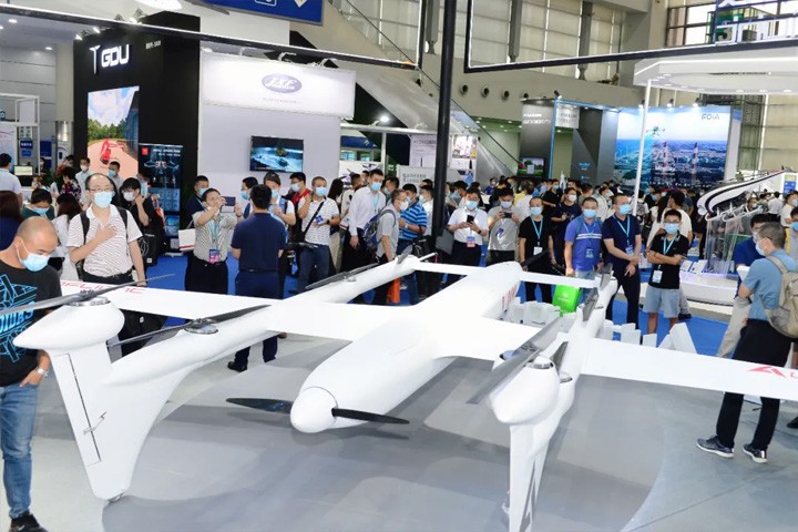 服务涵盖昆明无人机培训、昆明保安服务、昆明物业服务、昆明宠物医疗美容、昆明职业技能培训服务、昆明广告策划、昆明安防监控。