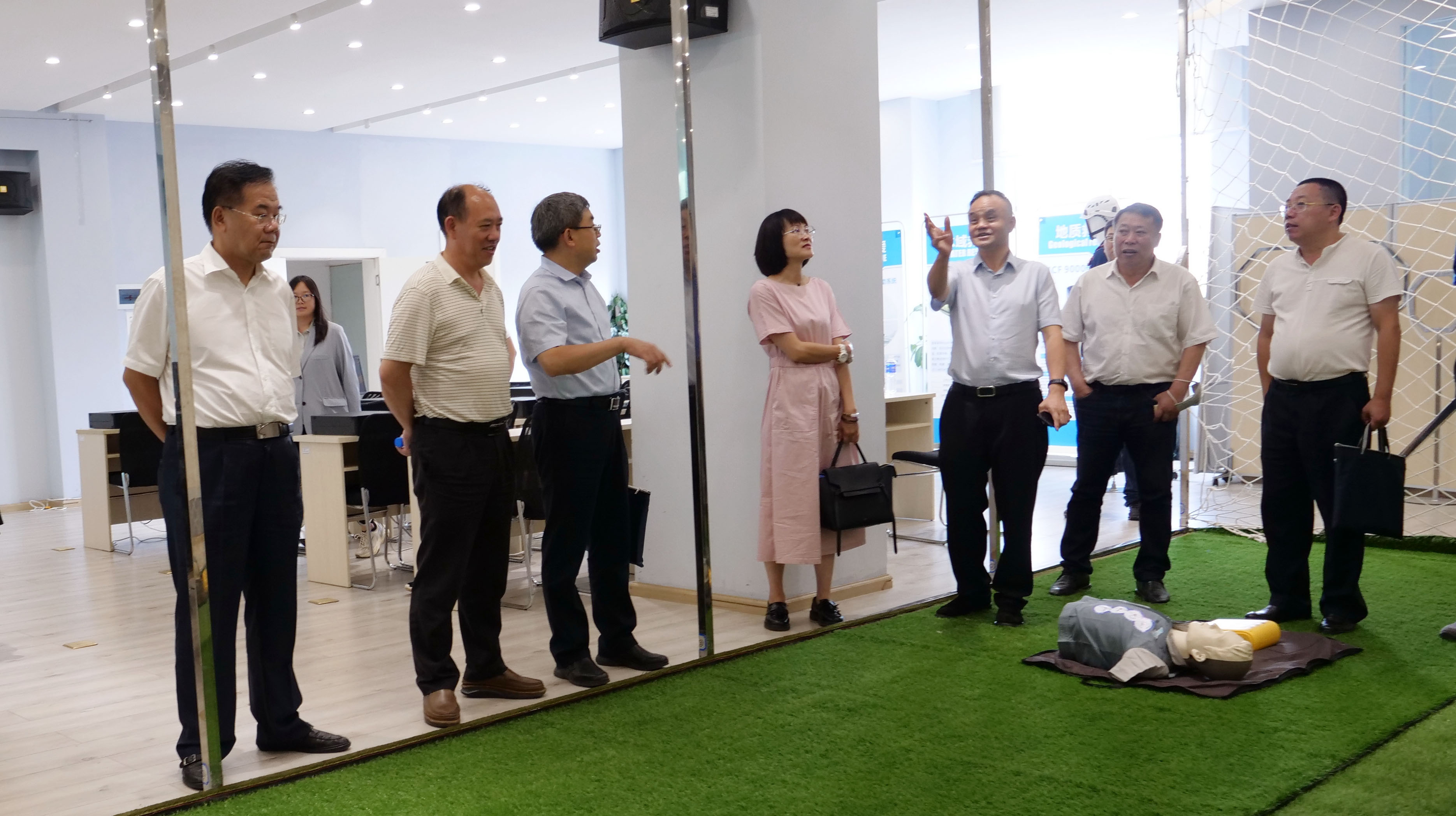 服务涵盖昆明无人机培训、昆明保安服务、昆明物业服务、昆明宠物医疗美容、昆明职业技能培训服务、昆明广告策划、昆明安防监控。