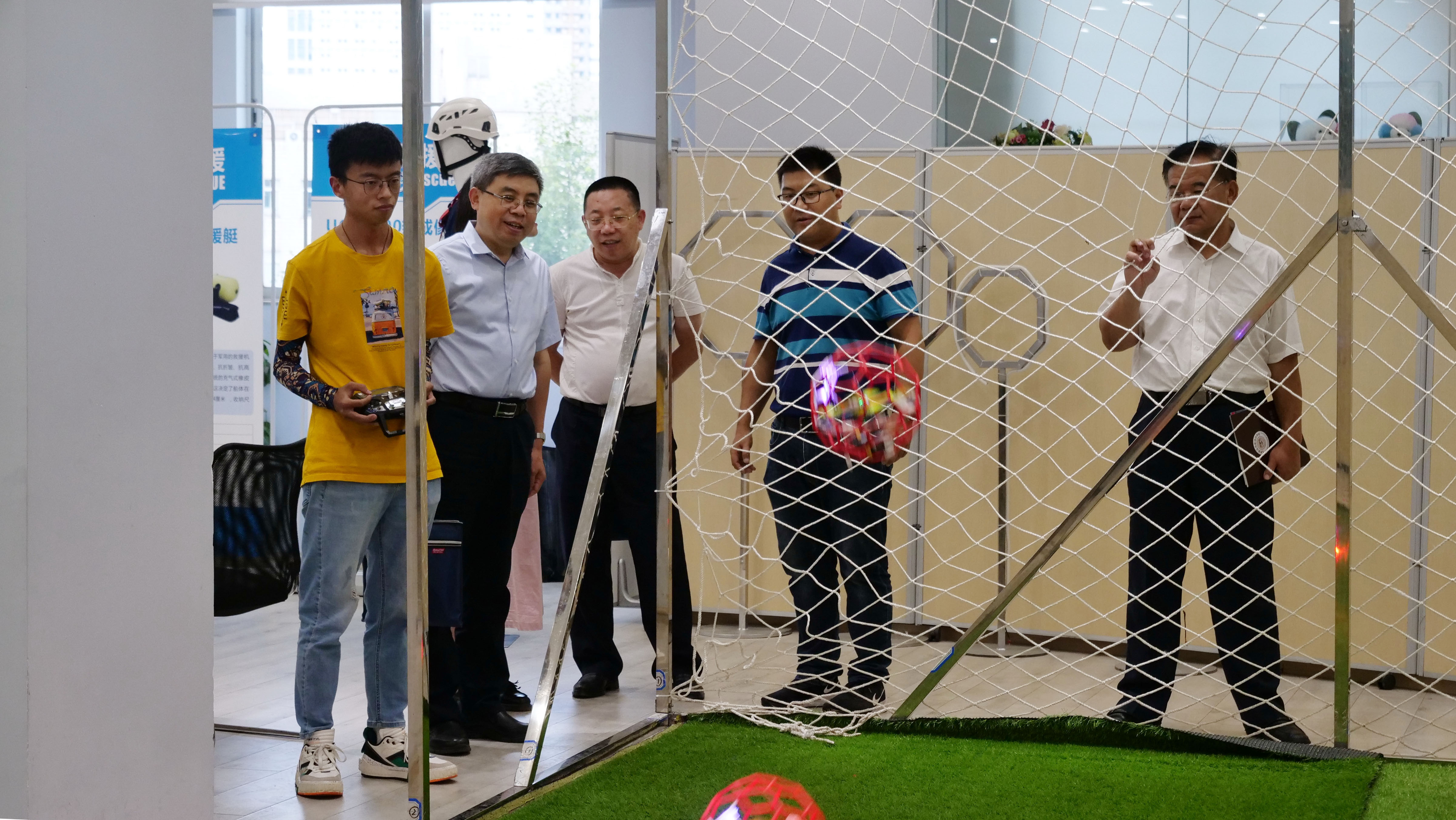 服务涵盖昆明无人机培训、昆明保安服务、昆明物业服务、昆明宠物医疗美容、昆明职业技能培训服务、昆明广告策划、昆明安防监控。