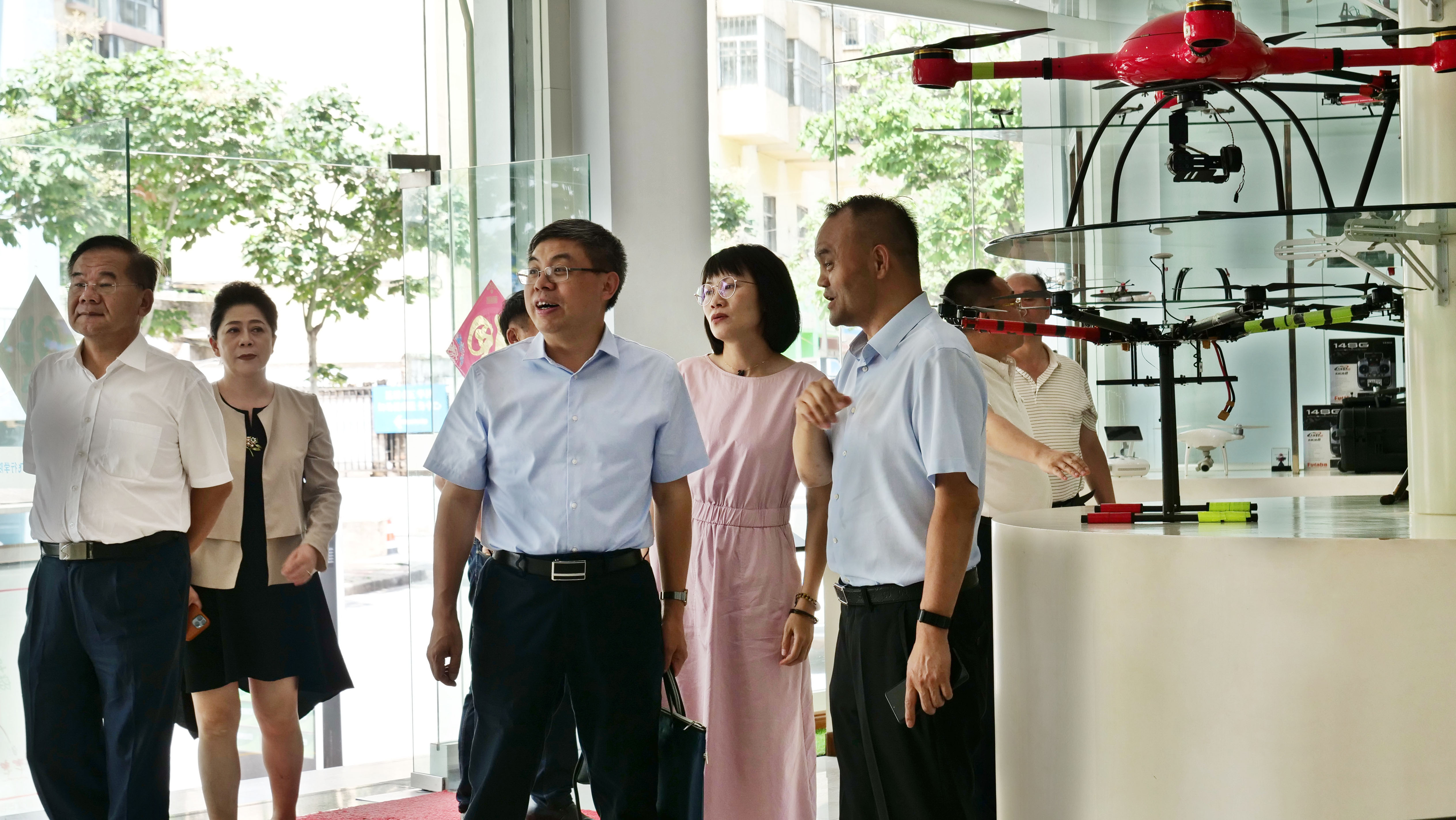 服务涵盖昆明无人机培训、昆明保安服务、昆明物业服务、昆明宠物医疗美容、昆明职业技能培训服务、昆明广告策划、昆明安防监控。