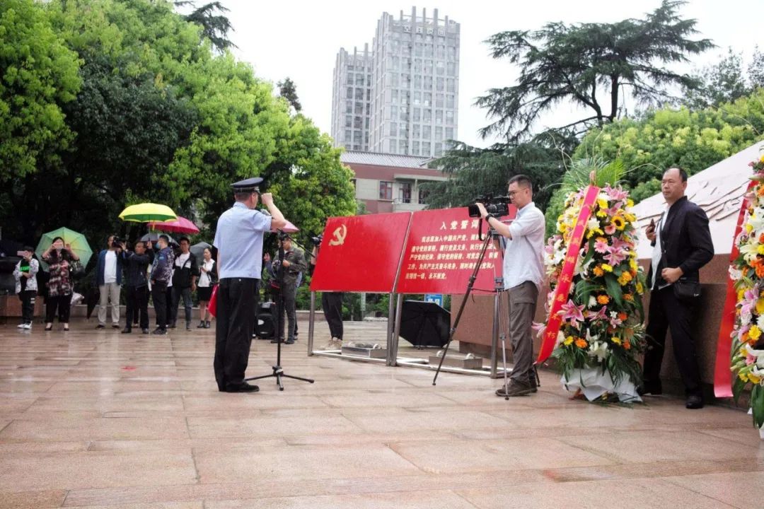 服务涵盖昆明无人机培训、昆明保安服务、昆明物业服务、昆明宠物医疗美容、昆明职业技能培训服务、昆明广告策划、昆明安防监控。