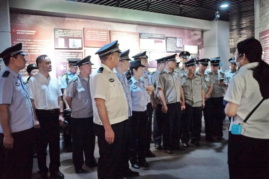 服务涵盖昆明无人机培训、昆明保安服务、昆明物业服务、昆明宠物医疗美容、昆明职业技能培训服务、昆明广告策划、昆明安防监控。