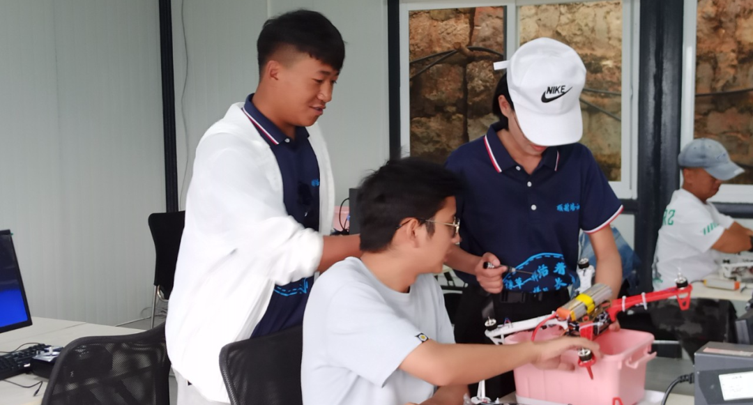 服务涵盖昆明无人机培训、昆明保安服务、昆明物业服务、昆明宠物医疗美容、昆明职业技能培训服务、昆明广告策划、昆明安防监控。