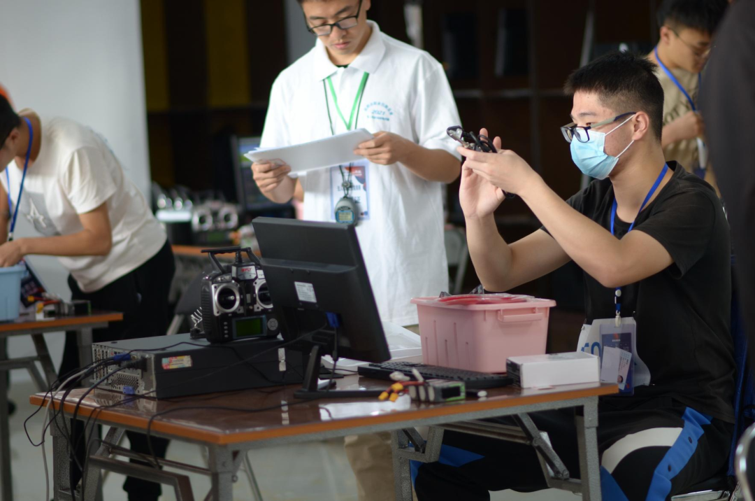 服务涵盖昆明无人机培训、昆明保安服务、昆明物业服务、昆明宠物医疗美容、昆明职业技能培训服务、昆明广告策划、昆明安防监控。