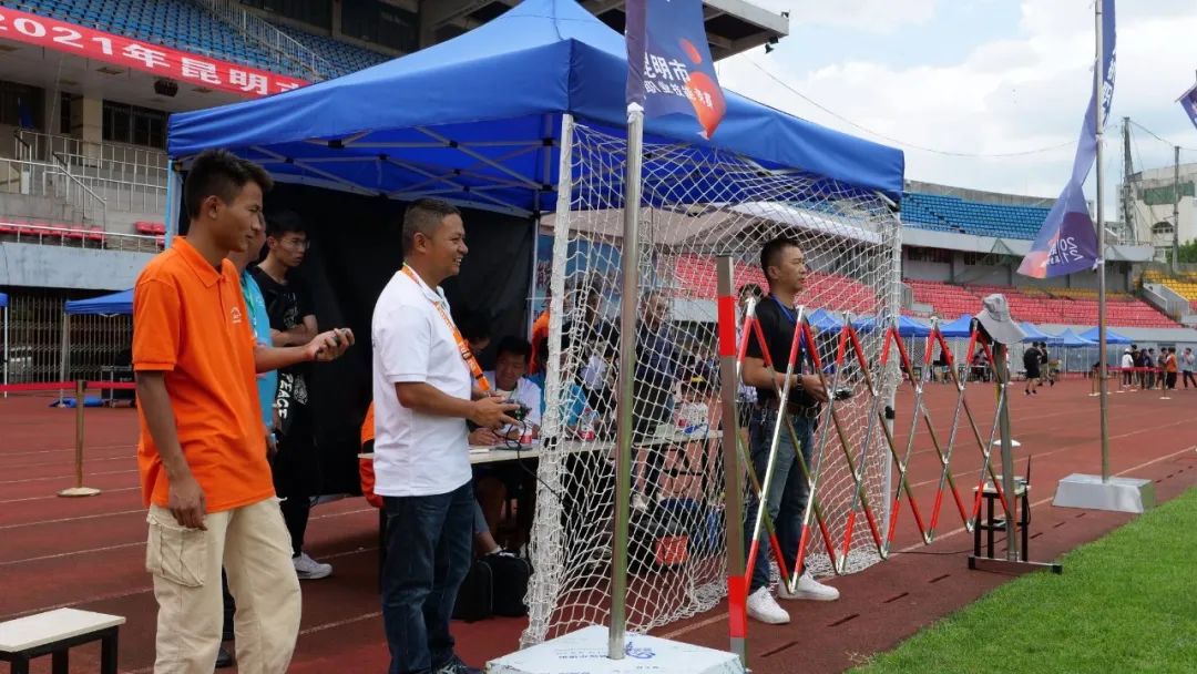 服务涵盖昆明无人机培训、昆明保安服务、昆明物业服务、昆明宠物医疗美容、昆明职业技能培训服务、昆明广告策划、昆明安防监控。