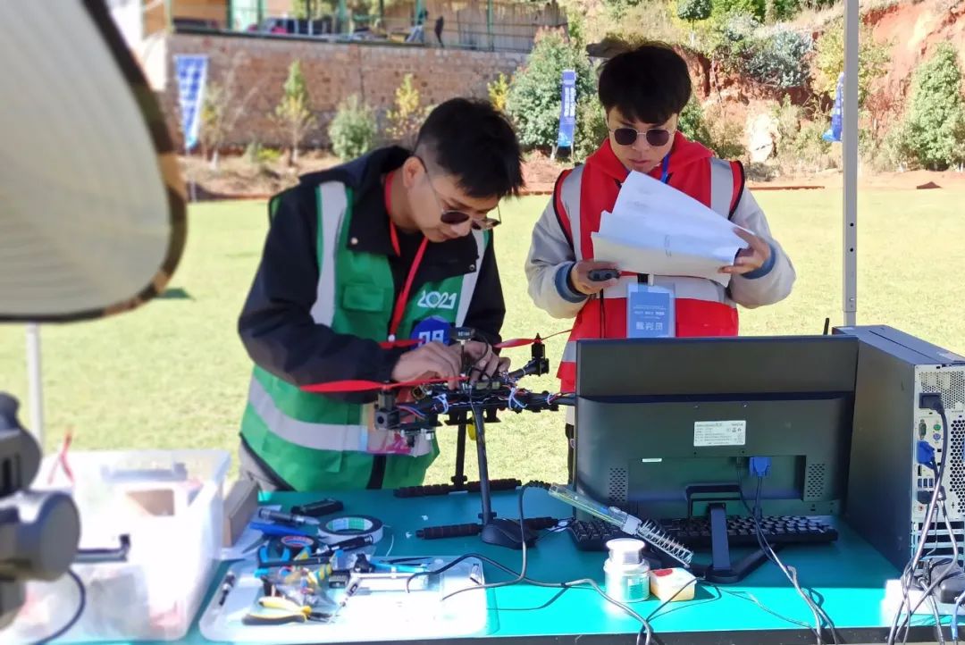 服务涵盖昆明无人机培训、昆明保安服务、昆明物业服务、昆明宠物医疗美容、昆明职业技能培训服务、昆明广告策划、昆明安防监控。