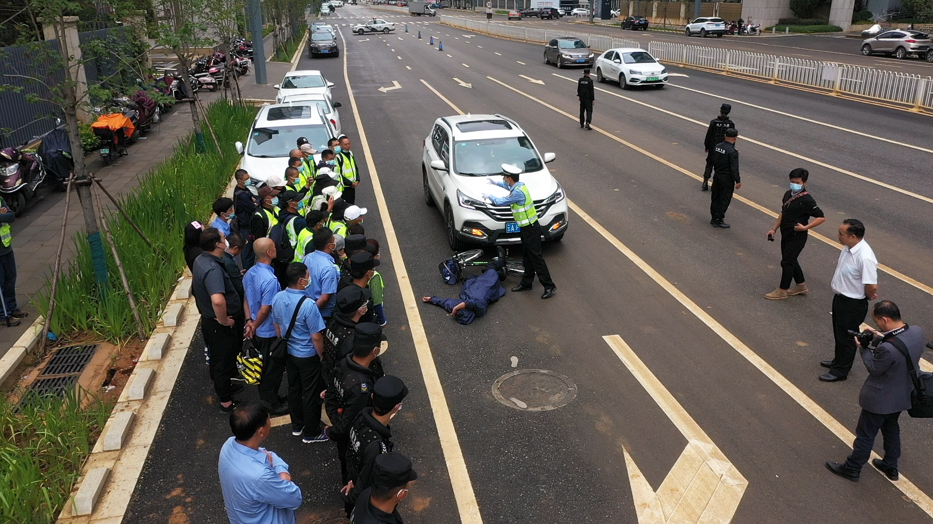 服务涵盖昆明无人机培训、昆明保安服务、昆明物业服务、昆明宠物医疗美容、昆明职业技能培训服务、昆明广告策划、昆明安防监控。
