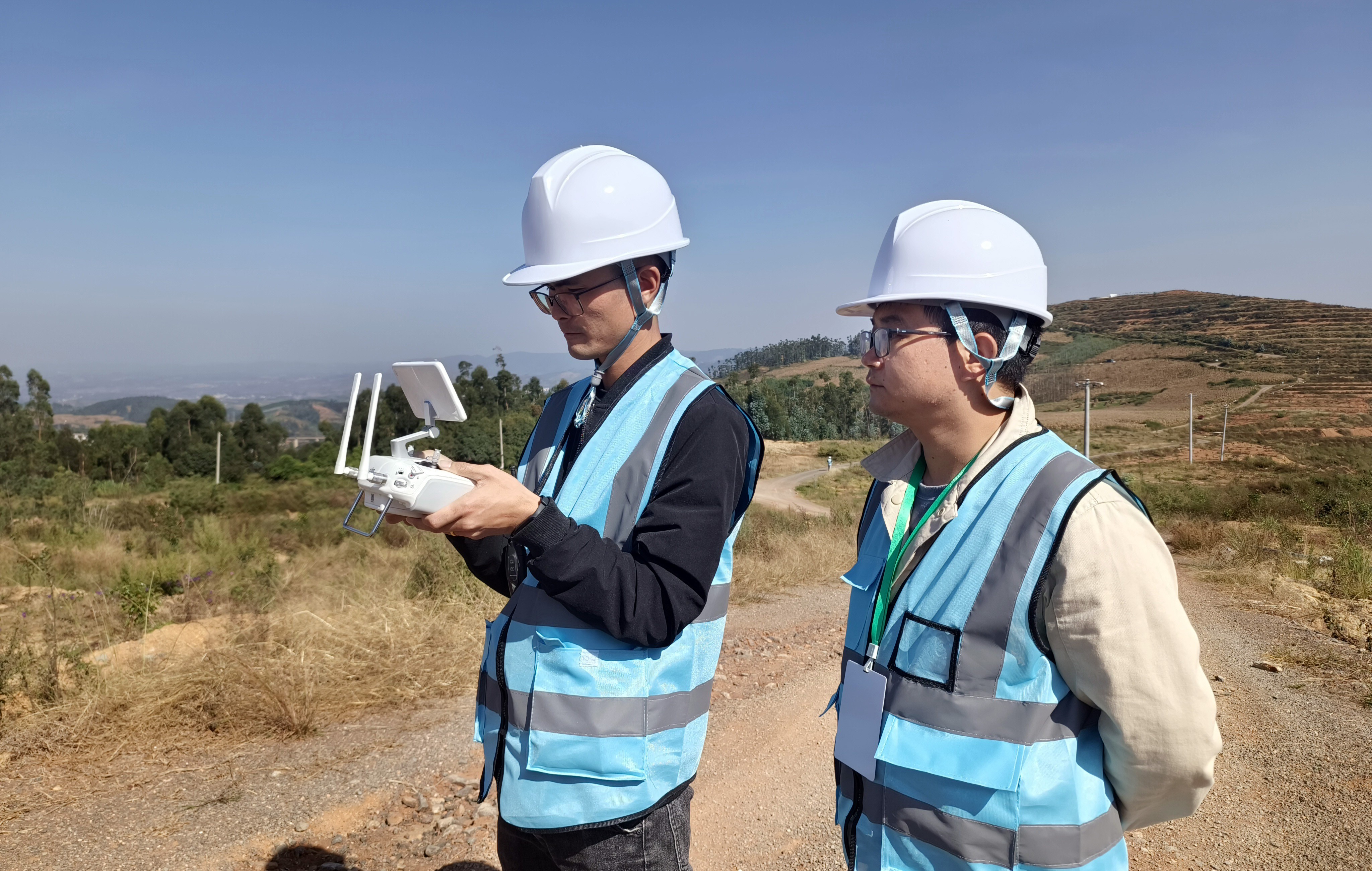 服务涵盖昆明无人机培训、昆明保安服务、昆明物业服务、昆明宠物医疗美容、昆明职业技能培训服务、昆明广告策划、昆明安防监控。