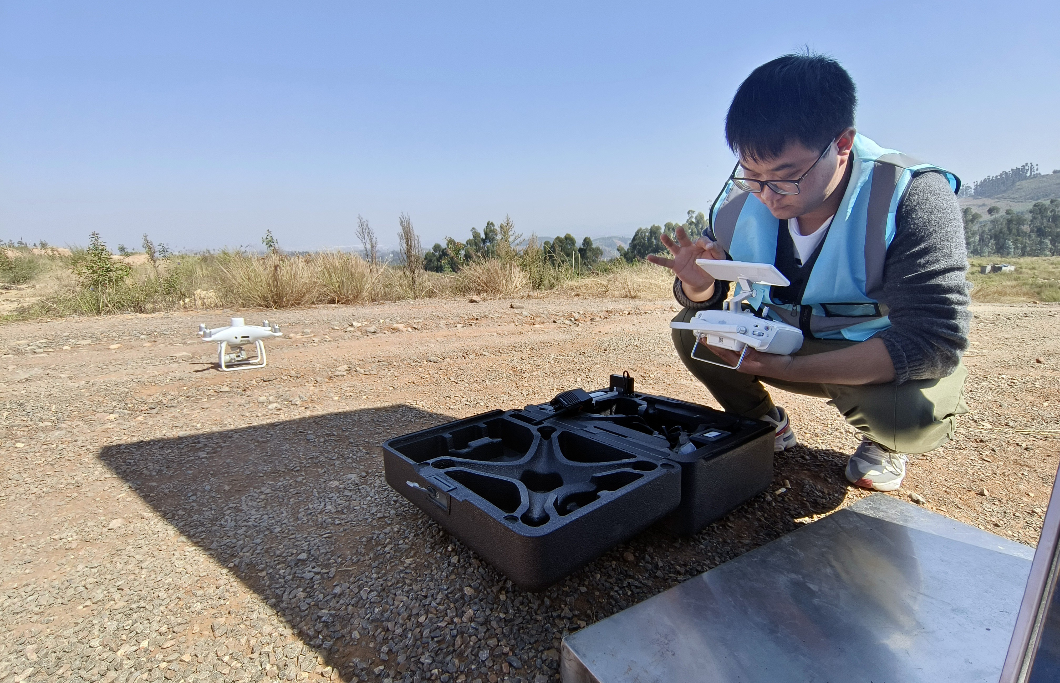 服务涵盖昆明无人机培训、昆明保安服务、昆明物业服务、昆明宠物医疗美容、昆明职业技能培训服务、昆明广告策划、昆明安防监控。