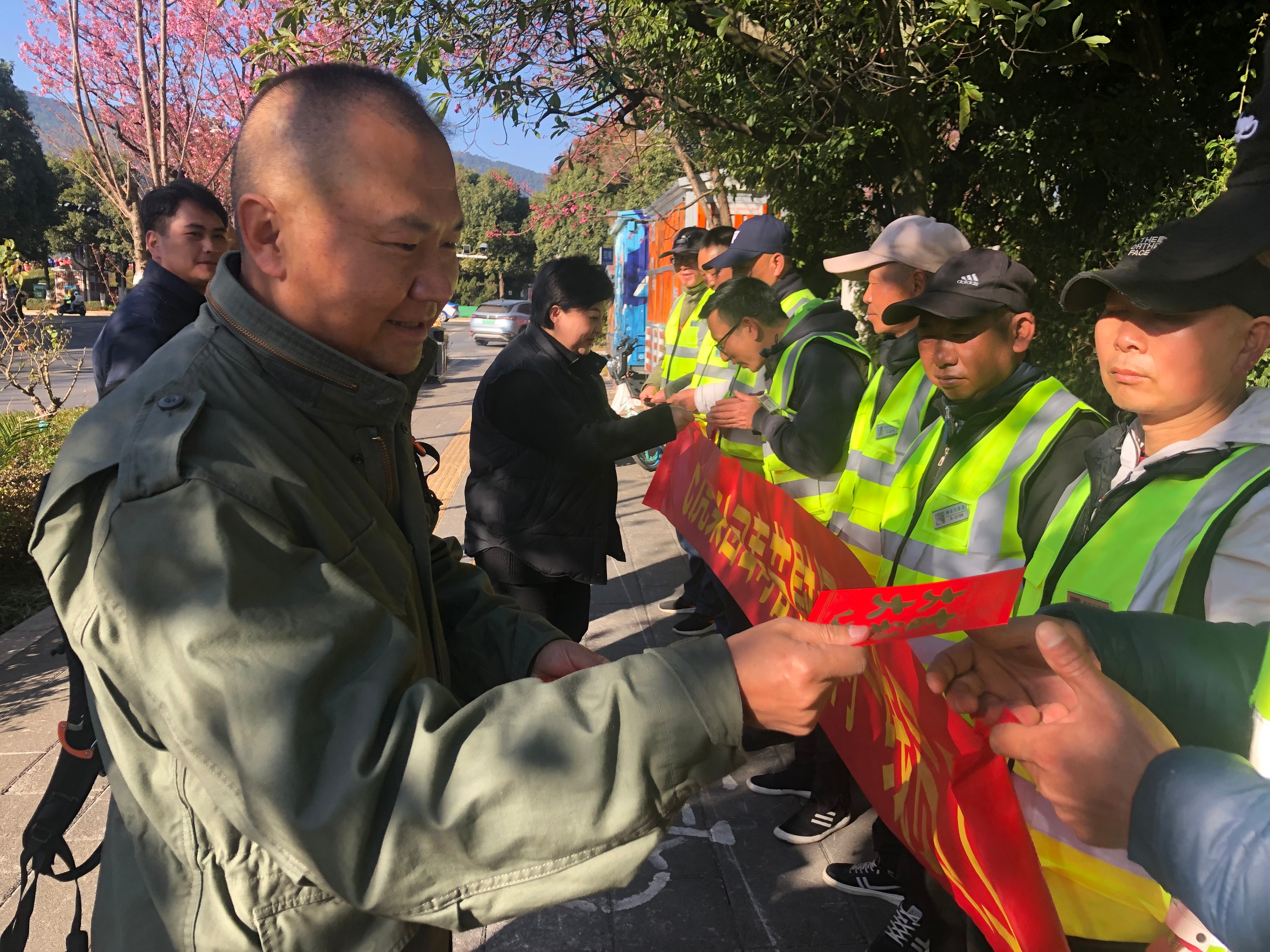 服务涵盖昆明无人机培训、昆明保安服务、昆明物业服务、昆明宠物医疗美容、昆明职业技能培训服务、昆明广告策划、昆明安防监控。