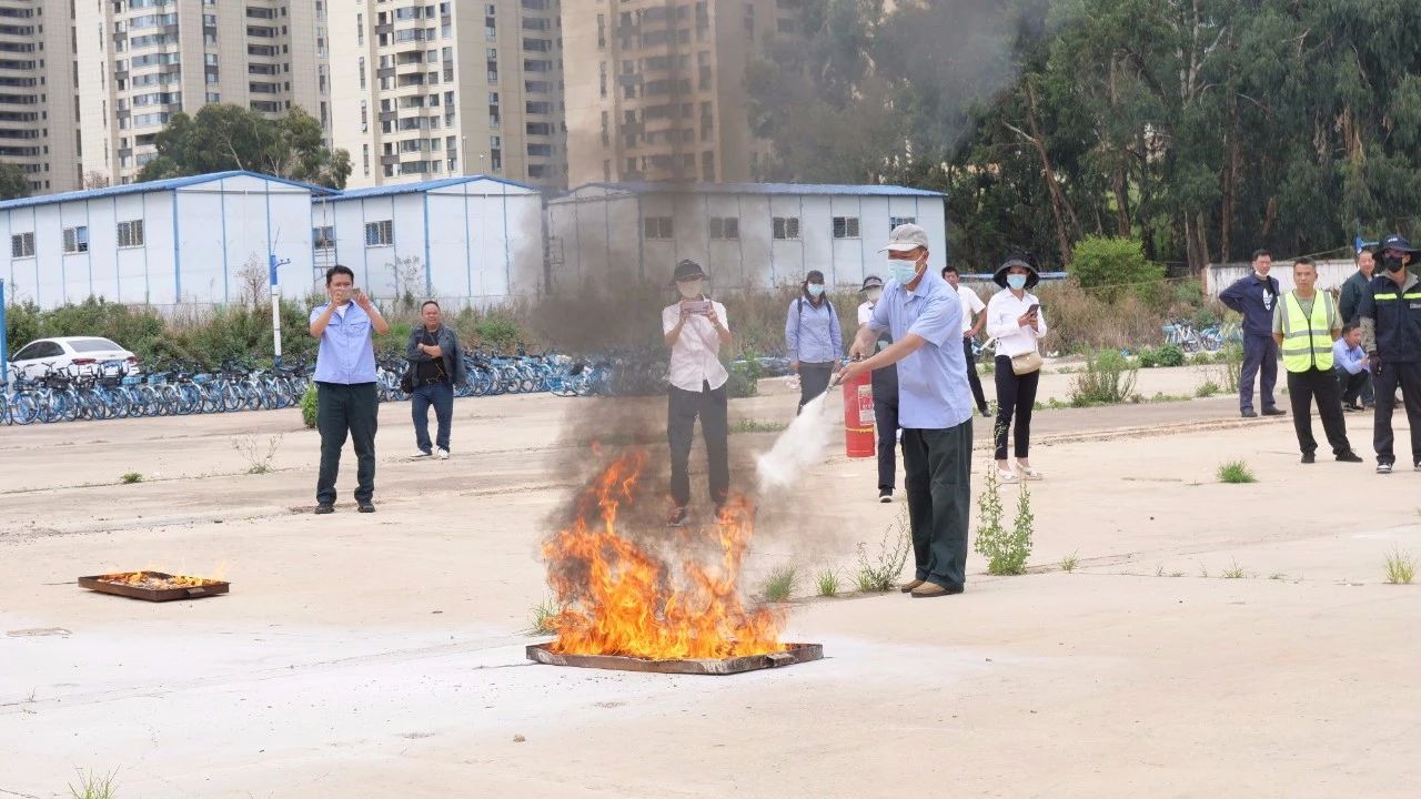 服务涵盖昆明无人机培训、昆明保安服务、昆明物业服务、昆明宠物医疗美容、昆明职业技能培训服务、昆明广告策划、昆明安防监控。