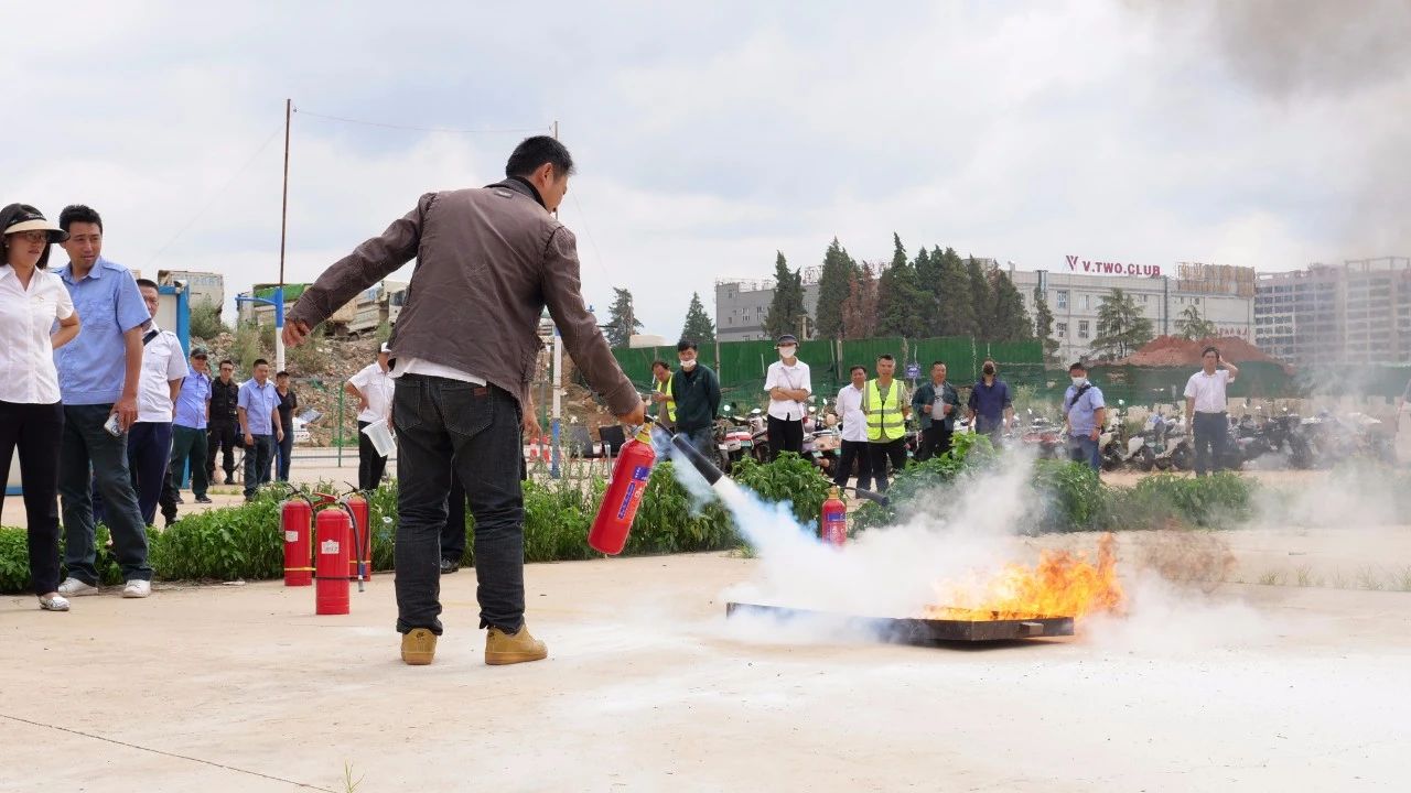 服务涵盖昆明无人机培训、昆明保安服务、昆明物业服务、昆明宠物医疗美容、昆明职业技能培训服务、昆明广告策划、昆明安防监控。