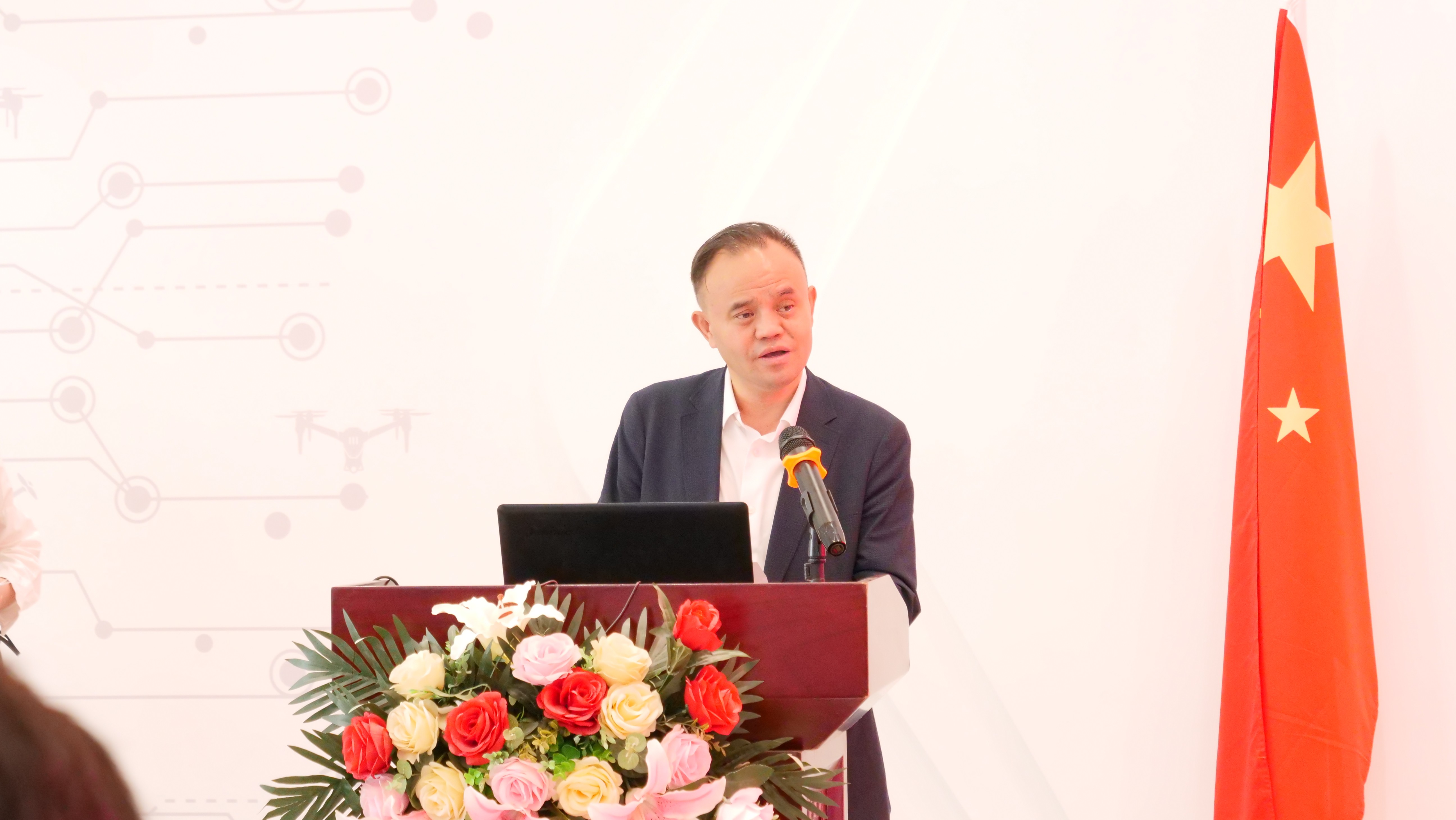 服务涵盖昆明无人机培训、昆明保安服务、昆明物业服务、昆明宠物医疗美容、昆明职业技能培训服务、昆明广告策划、昆明安防监控。