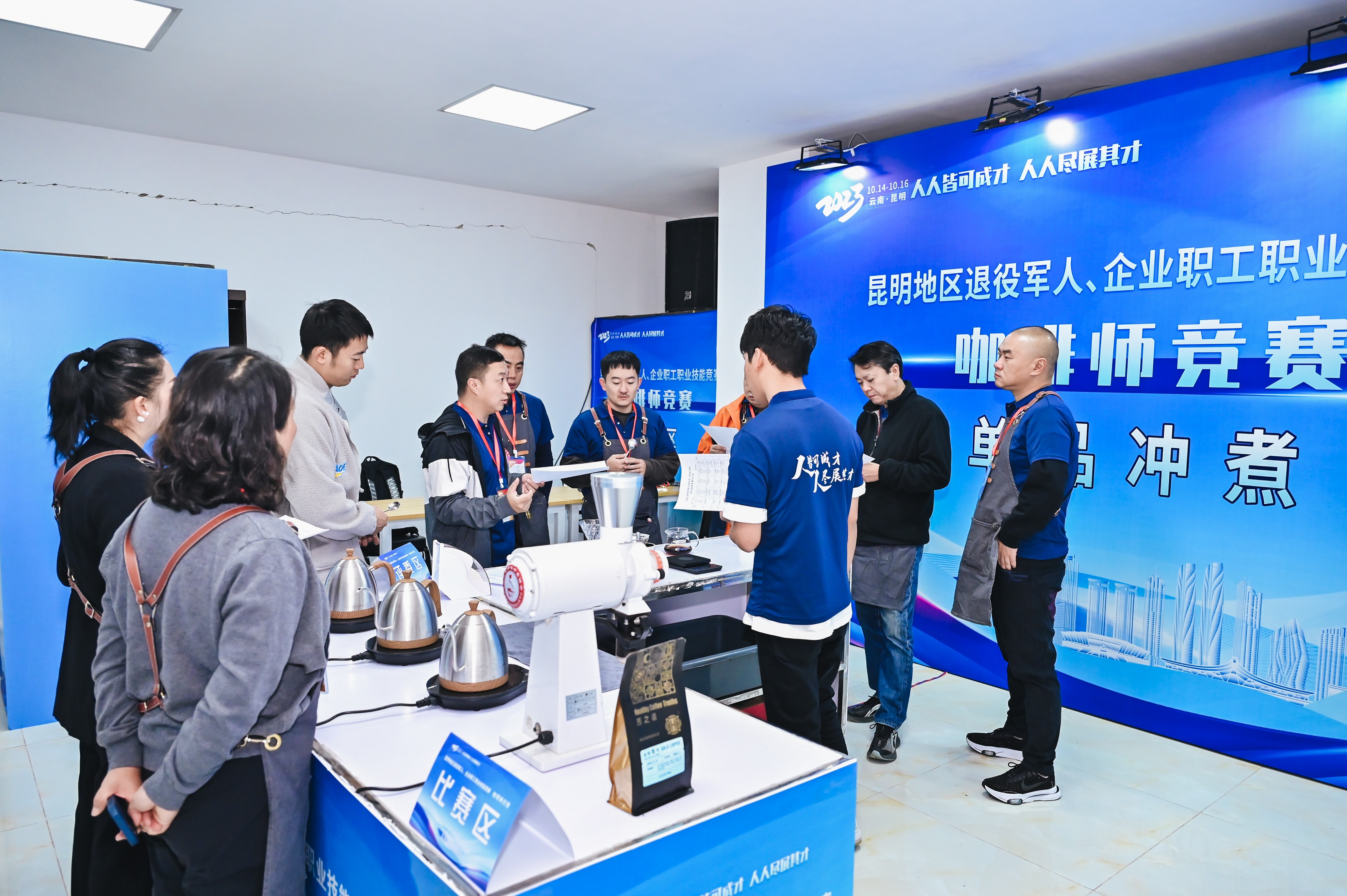 服务涵盖昆明无人机培训、昆明保安服务、昆明物业服务、昆明宠物医疗美容、昆明职业技能培训服务、昆明广告策划、昆明安防监控。