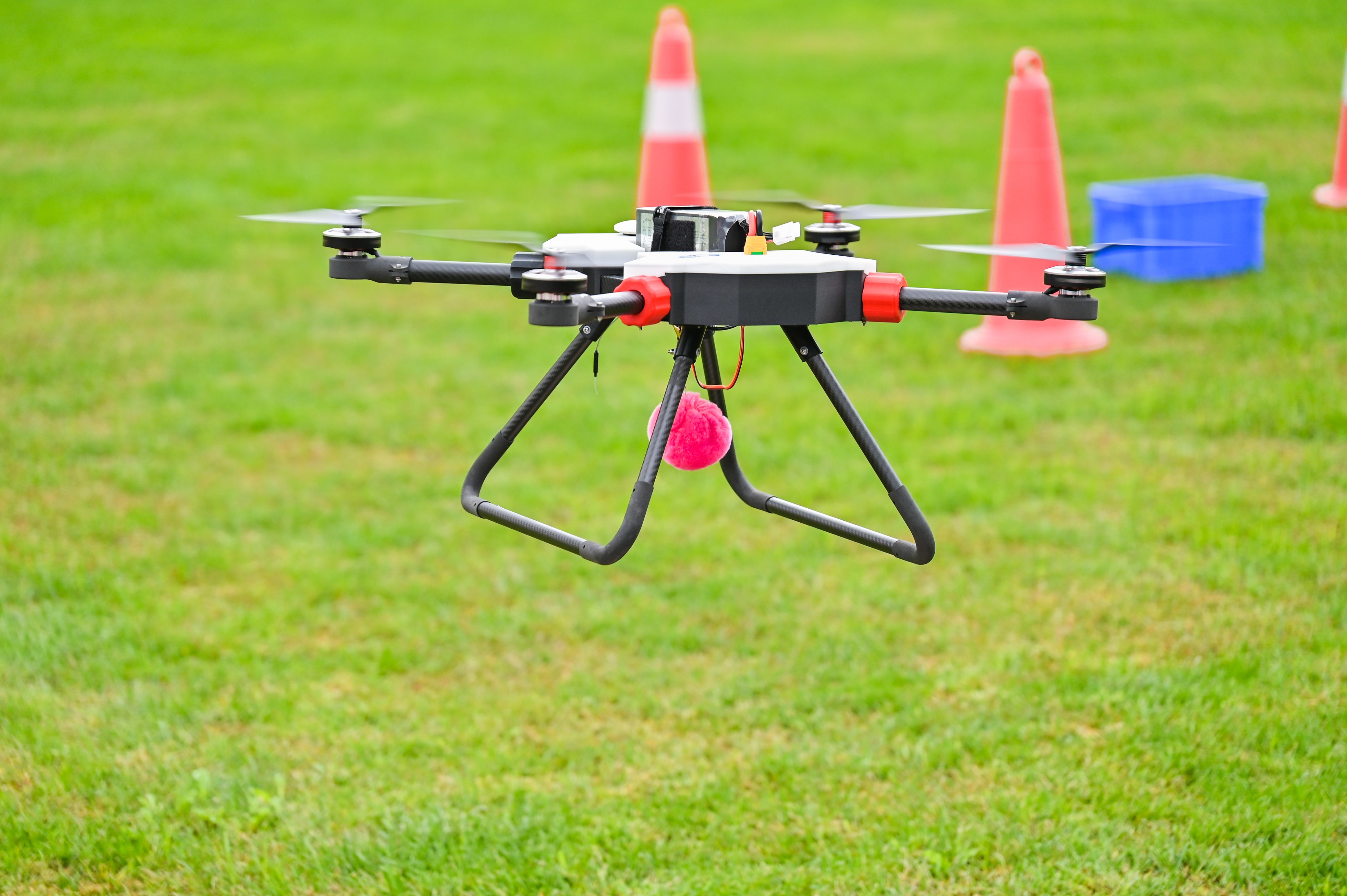 服务涵盖昆明无人机培训、昆明保安服务、昆明物业服务、昆明宠物医疗美容、昆明职业技能培训服务、昆明广告策划、昆明安防监控。