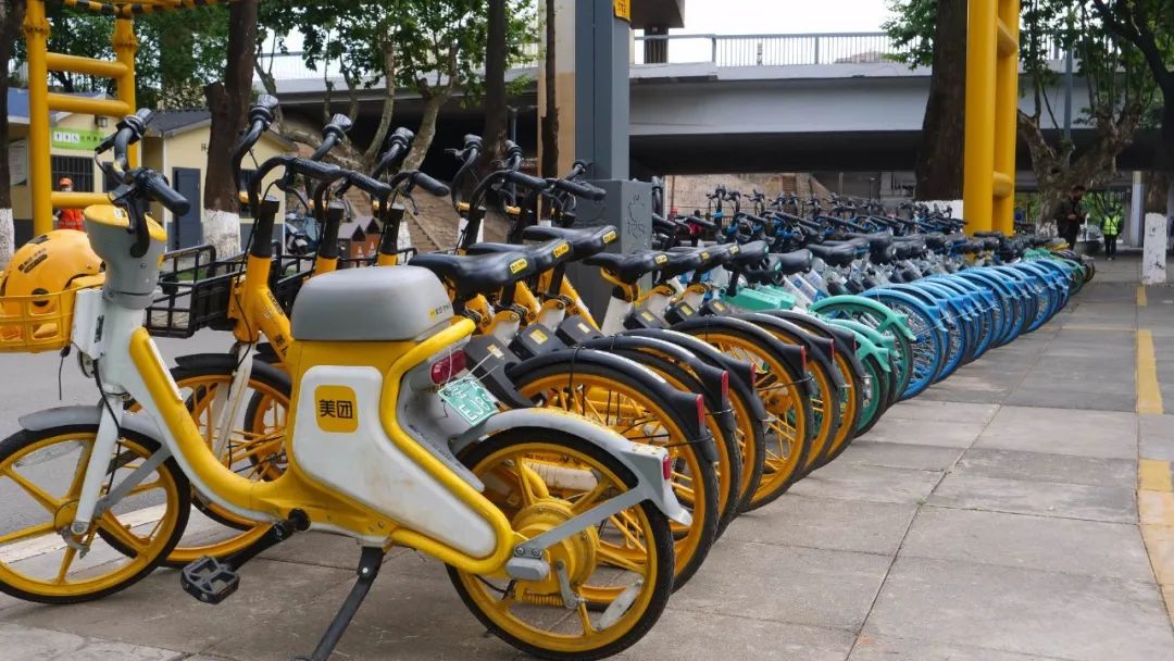 服务涵盖昆明无人机培训、昆明保安服务、昆明物业服务、昆明宠物医疗美容、昆明职业技能培训服务、昆明广告策划、昆明安防监控。