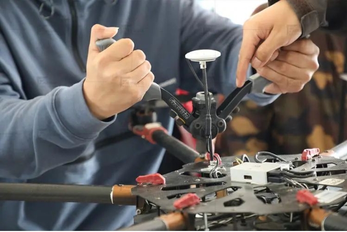 服务涵盖昆明无人机培训、昆明保安服务、昆明物业服务、昆明宠物医疗美容、昆明职业技能培训服务、昆明广告策划、昆明安防监控。