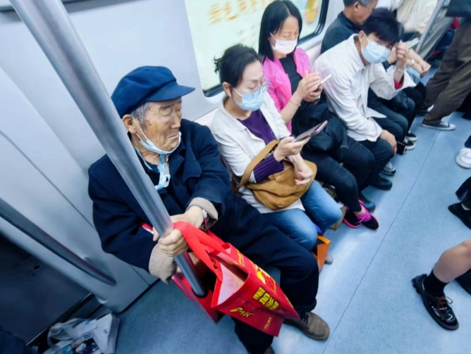 服务涵盖昆明无人机培训、昆明保安服务、昆明物业服务、昆明宠物医疗美容、昆明职业技能培训服务、昆明广告策划、昆明安防监控。