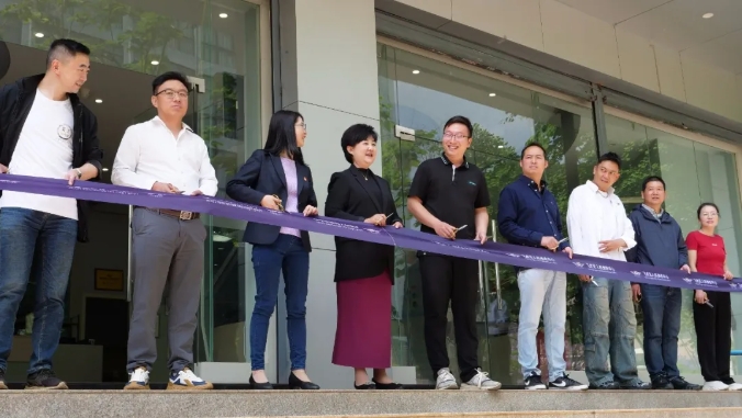 服务涵盖昆明无人机培训、昆明保安服务、昆明物业服务、昆明宠物医疗美容、昆明职业技能培训服务、昆明广告策划、昆明安防监控。