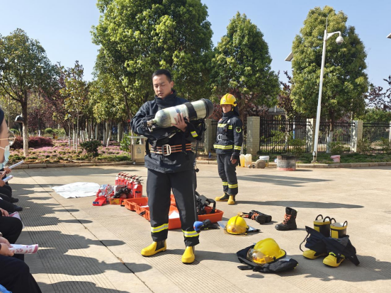 服务涵盖昆明无人机培训、昆明保安服务、昆明物业服务、昆明宠物医疗美容、昆明职业技能培训服务、昆明广告策划、昆明安防监控。