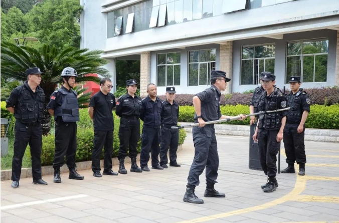 服务涵盖昆明无人机培训、昆明保安服务、昆明物业服务、昆明宠物医疗美容、昆明职业技能培训服务、昆明广告策划、昆明安防监控。