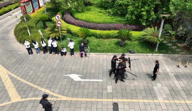 服务涵盖昆明无人机培训、昆明保安服务、昆明物业服务、昆明宠物医疗美容、昆明职业技能培训服务、昆明广告策划、昆明安防监控。