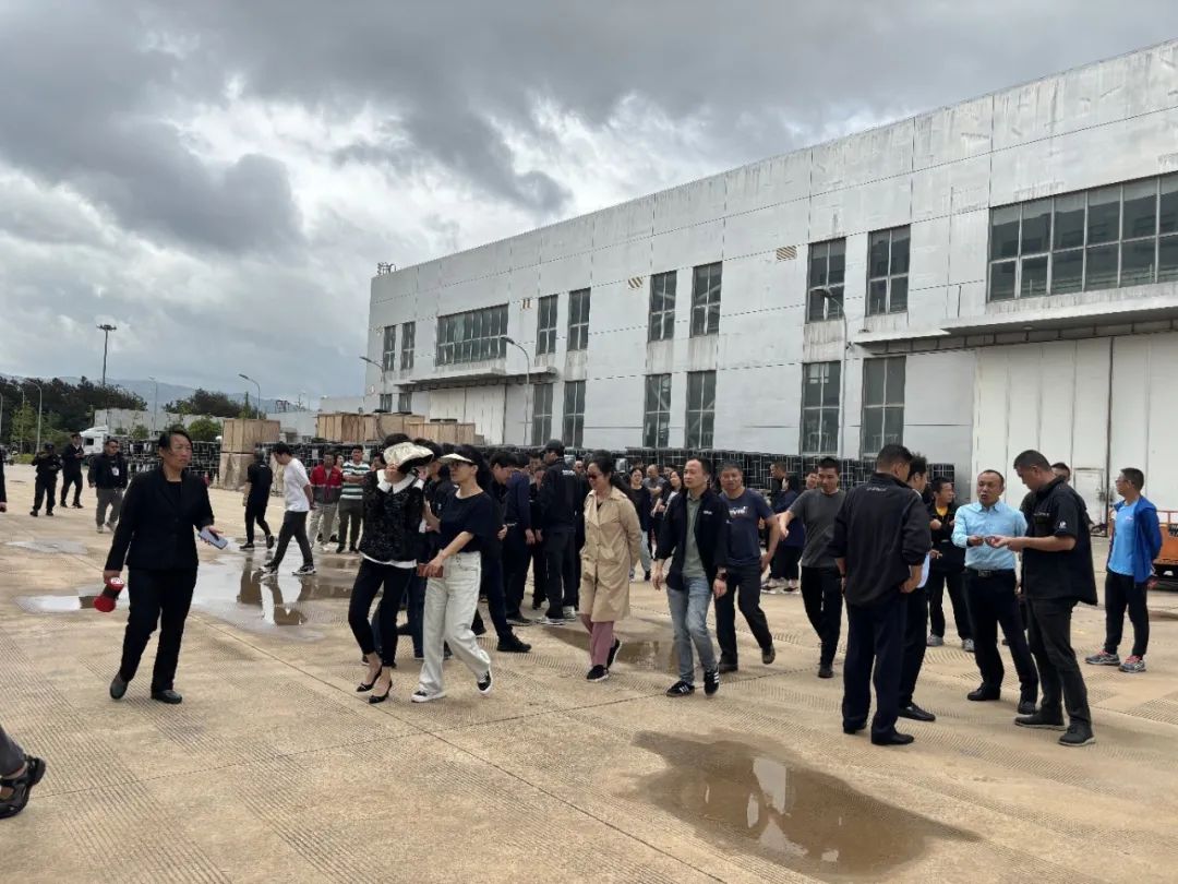 服务涵盖昆明无人机培训、昆明保安服务、昆明物业服务、昆明宠物医疗美容、昆明职业技能培训服务、昆明广告策划、昆明安防监控。