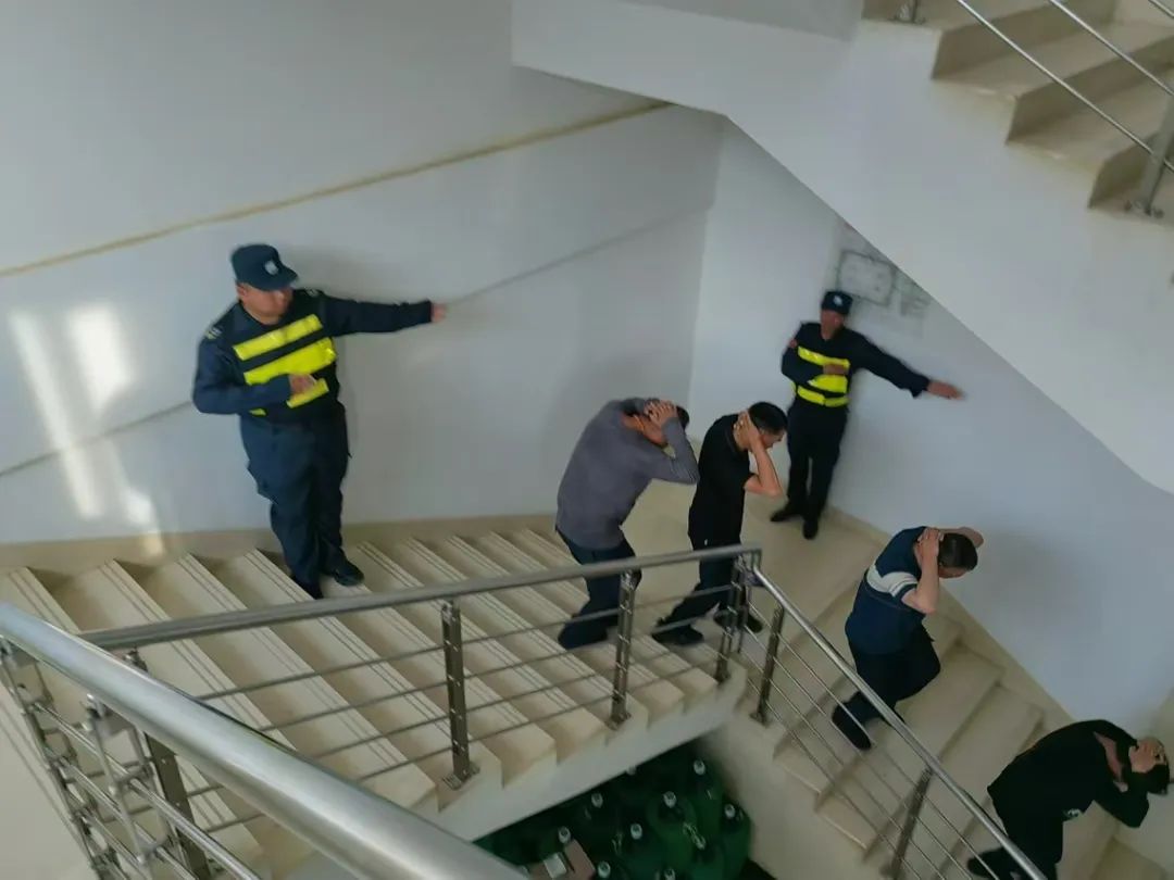 服务涵盖昆明无人机培训、昆明保安服务、昆明物业服务、昆明宠物医疗美容、昆明职业技能培训服务、昆明广告策划、昆明安防监控。