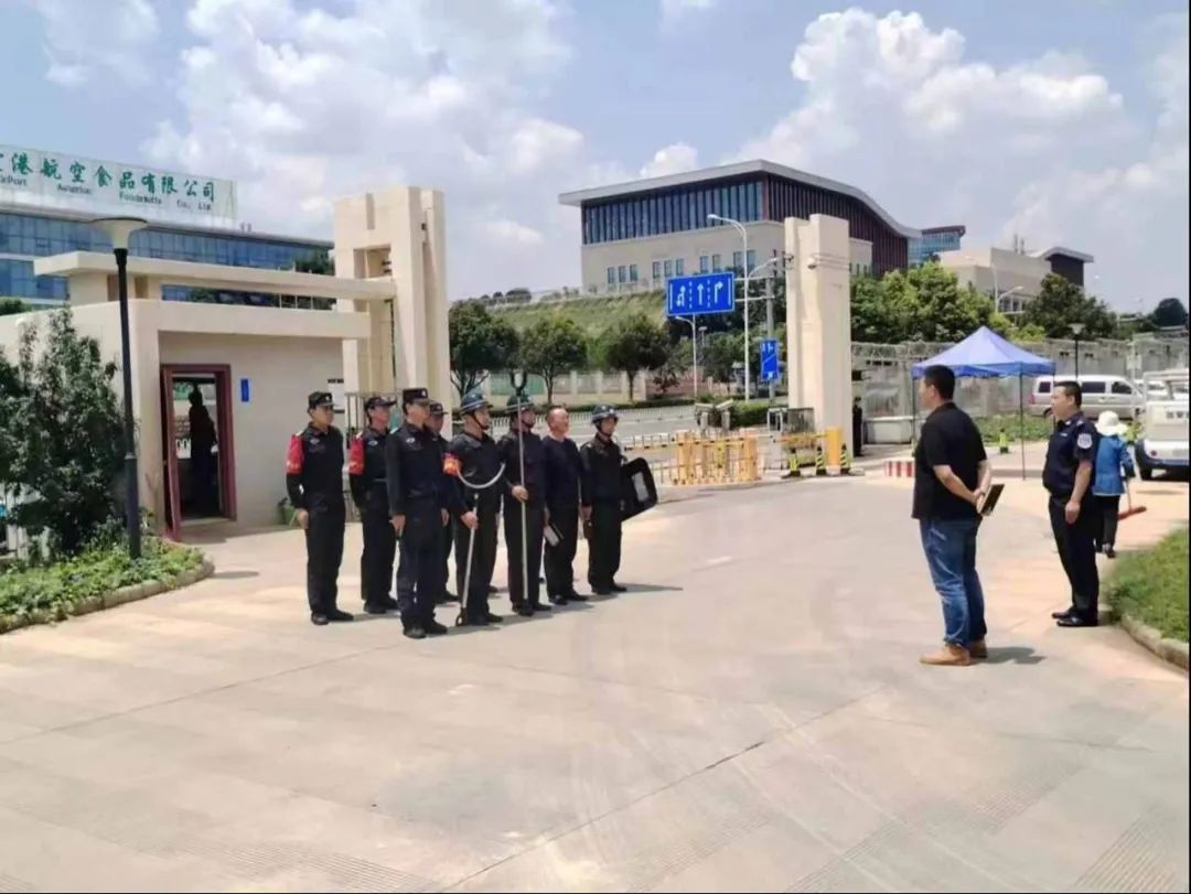 服务涵盖昆明无人机培训、昆明保安服务、昆明物业服务、昆明宠物医疗美容、昆明职业技能培训服务、昆明广告策划、昆明安防监控。