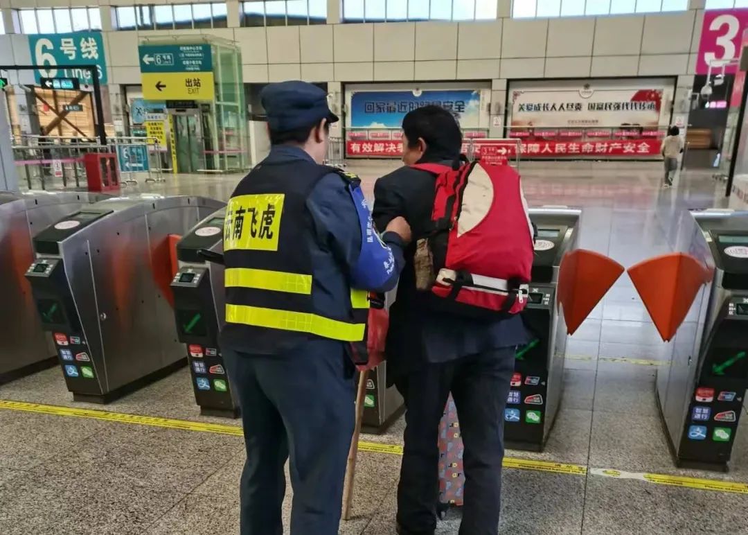 服务涵盖昆明无人机培训、昆明保安服务、昆明物业服务、昆明宠物医疗美容、昆明职业技能培训服务、昆明广告策划、昆明安防监控。