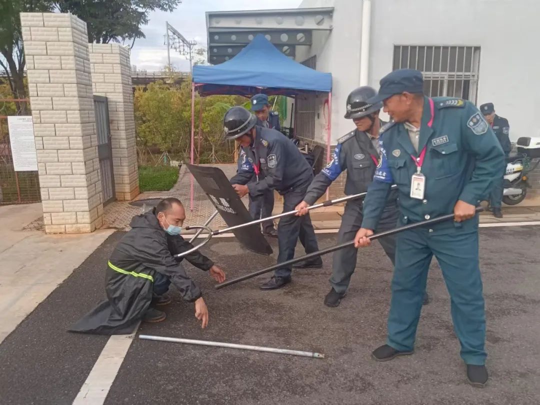 服务涵盖昆明无人机培训、昆明保安服务、昆明物业服务、昆明宠物医疗美容、昆明职业技能培训服务、昆明广告策划、昆明安防监控。