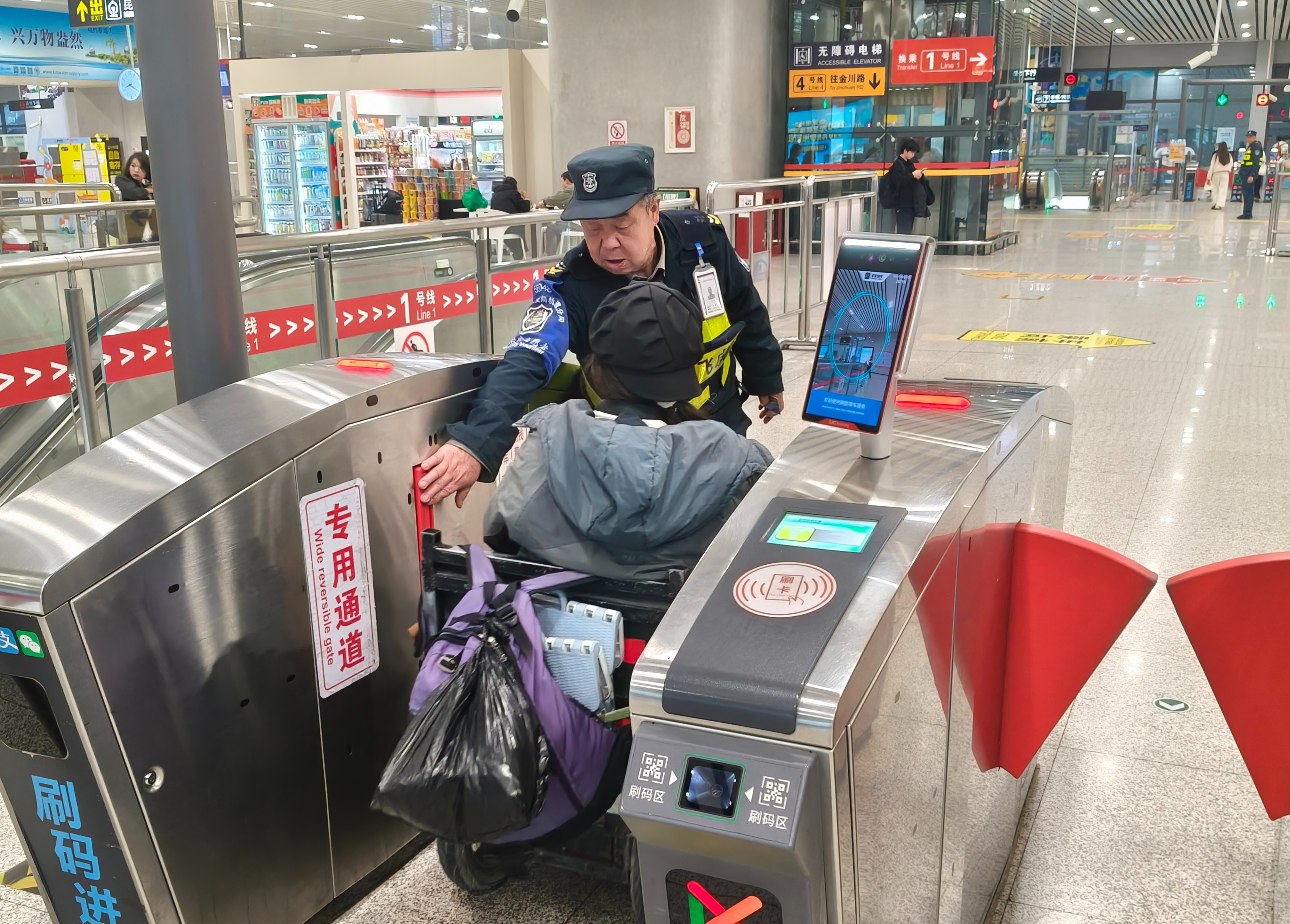 服务涵盖昆明无人机培训、昆明保安服务、昆明物业服务、昆明宠物医疗美容、昆明职业技能培训服务、昆明广告策划、昆明安防监控。