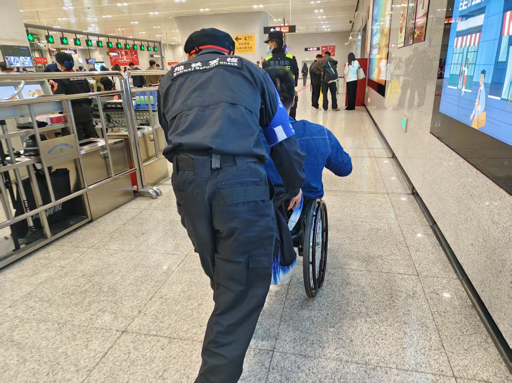 服务涵盖昆明无人机培训、昆明保安服务、昆明物业服务、昆明宠物医疗美容、昆明职业技能培训服务、昆明广告策划、昆明安防监控。