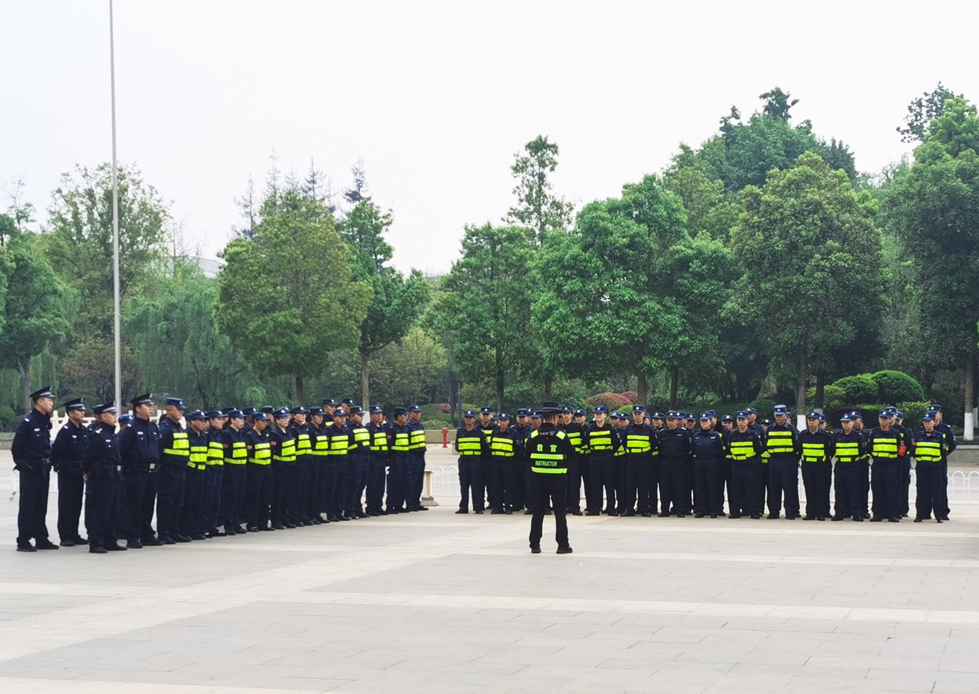 服务涵盖昆明无人机培训、昆明保安服务、昆明物业服务、昆明宠物医疗美容、昆明职业技能培训服务、昆明广告策划、昆明安防监控。