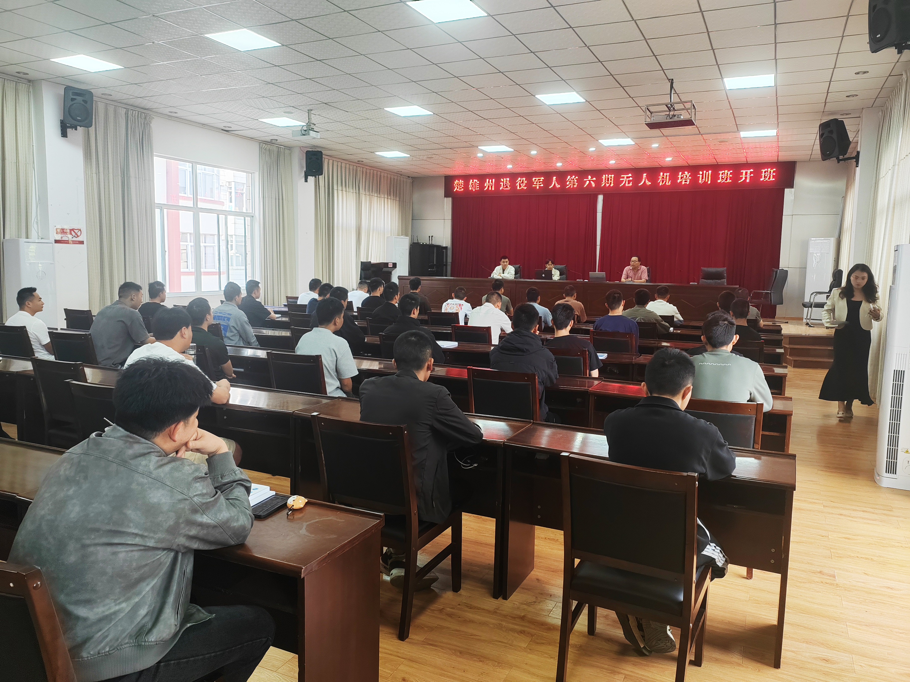 服务涵盖昆明无人机培训、昆明保安服务、昆明物业服务、昆明宠物医疗美容、昆明职业技能培训服务、昆明广告策划、昆明安防监控。