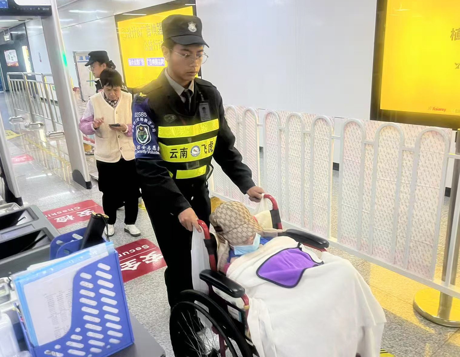 服务涵盖昆明无人机培训、昆明保安服务、昆明物业服务、昆明宠物医疗美容、昆明职业技能培训服务、昆明广告策划、昆明安防监控。