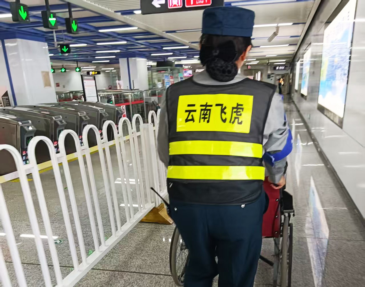 服务涵盖昆明无人机培训、昆明保安服务、昆明物业服务、昆明宠物医疗美容、昆明职业技能培训服务、昆明广告策划、昆明安防监控。