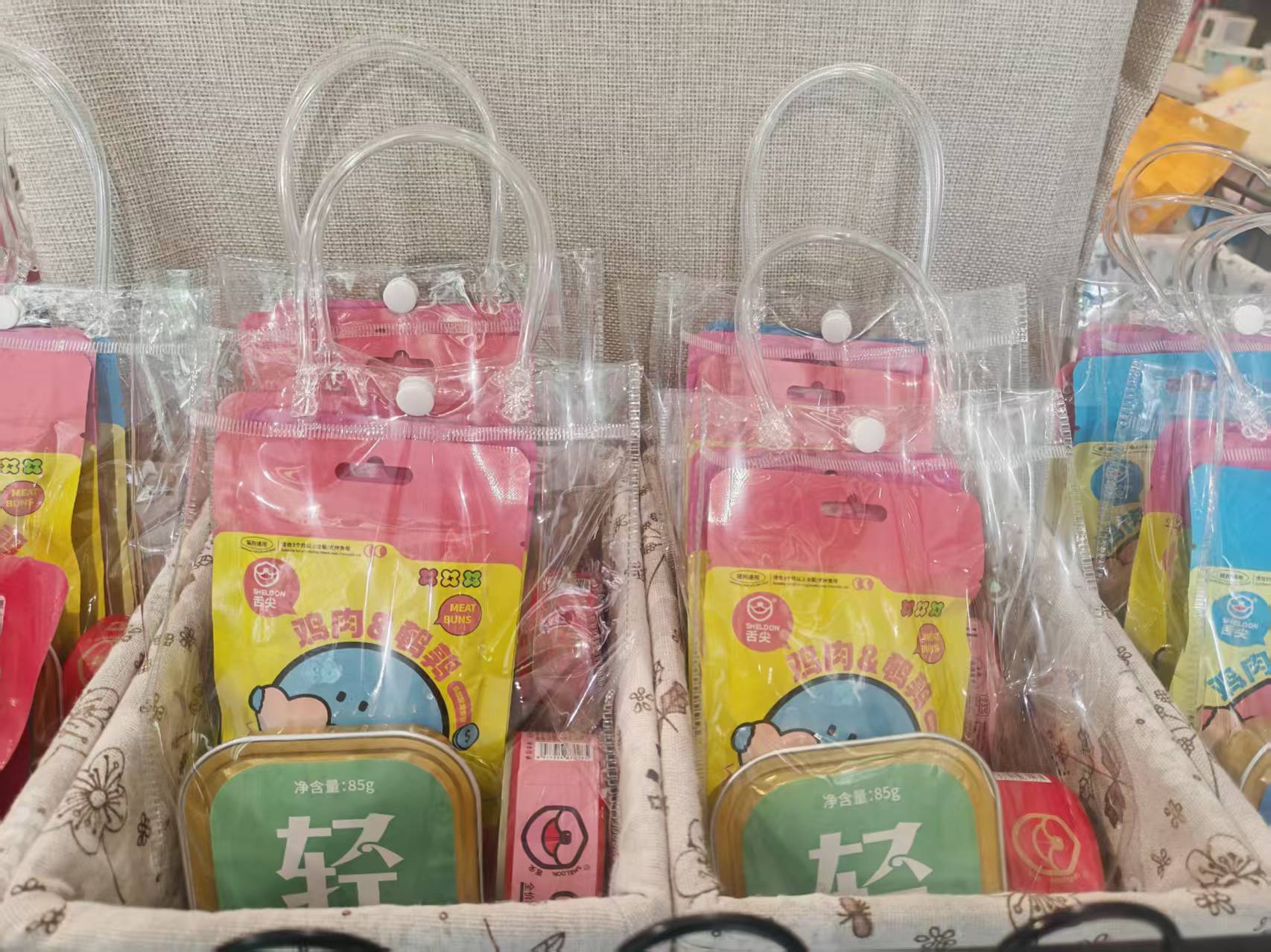 服务涵盖昆明无人机培训、昆明保安服务、昆明物业服务、昆明宠物医疗美容、昆明职业技能培训服务、昆明广告策划、昆明安防监控。