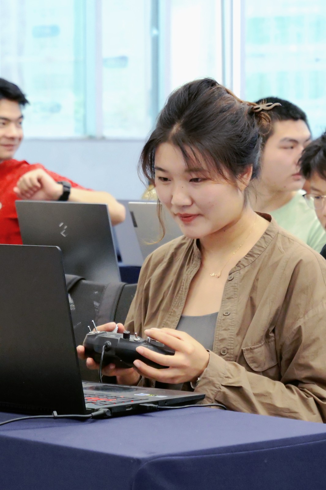 服务涵盖昆明无人机培训、昆明保安服务、昆明物业服务、昆明宠物医疗美容、昆明职业技能培训服务、昆明广告策划、昆明安防监控。