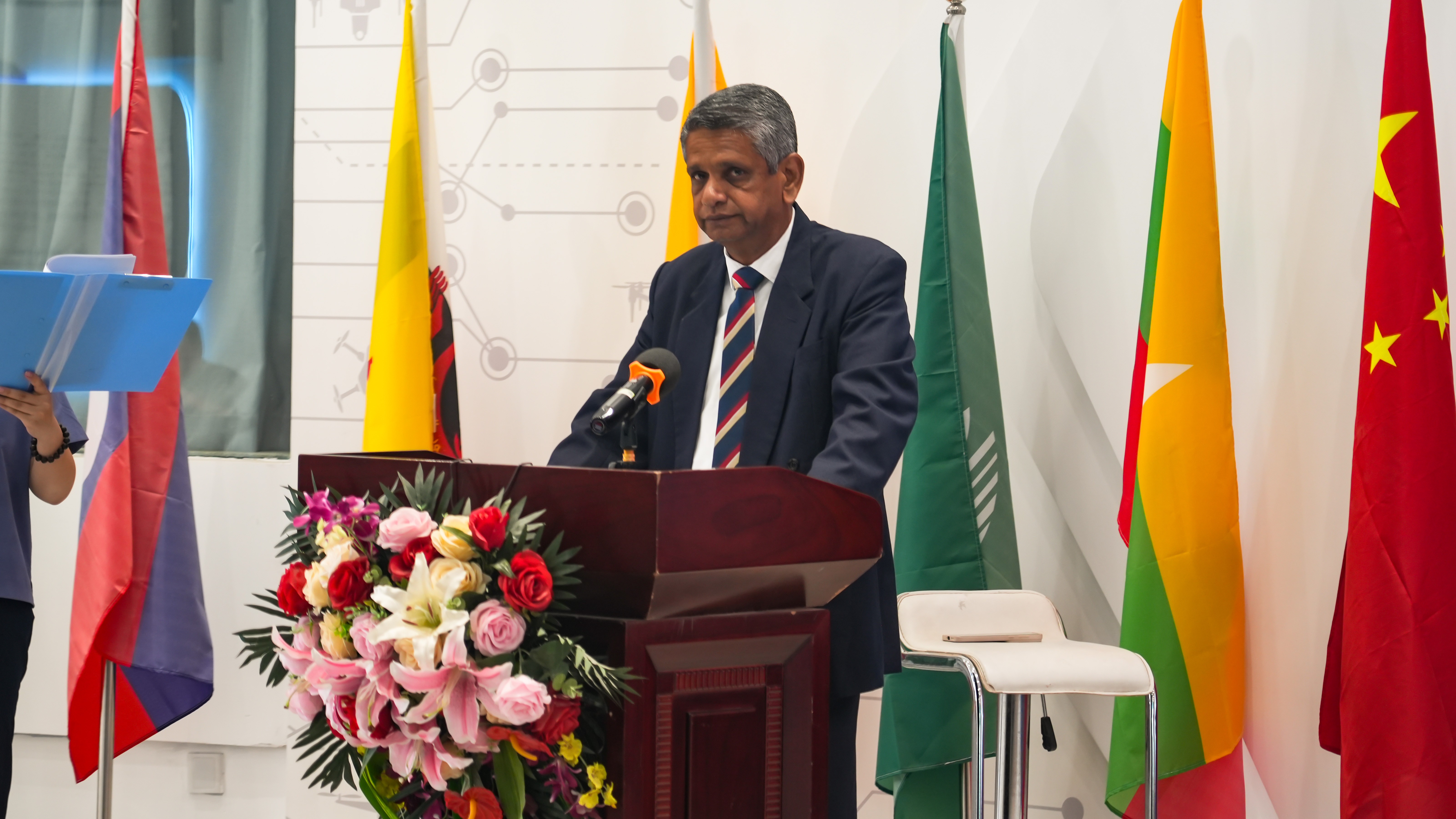 服务涵盖昆明无人机培训、昆明保安服务、昆明物业服务、昆明宠物医疗美容、昆明职业技能培训服务、昆明广告策划、昆明安防监控。