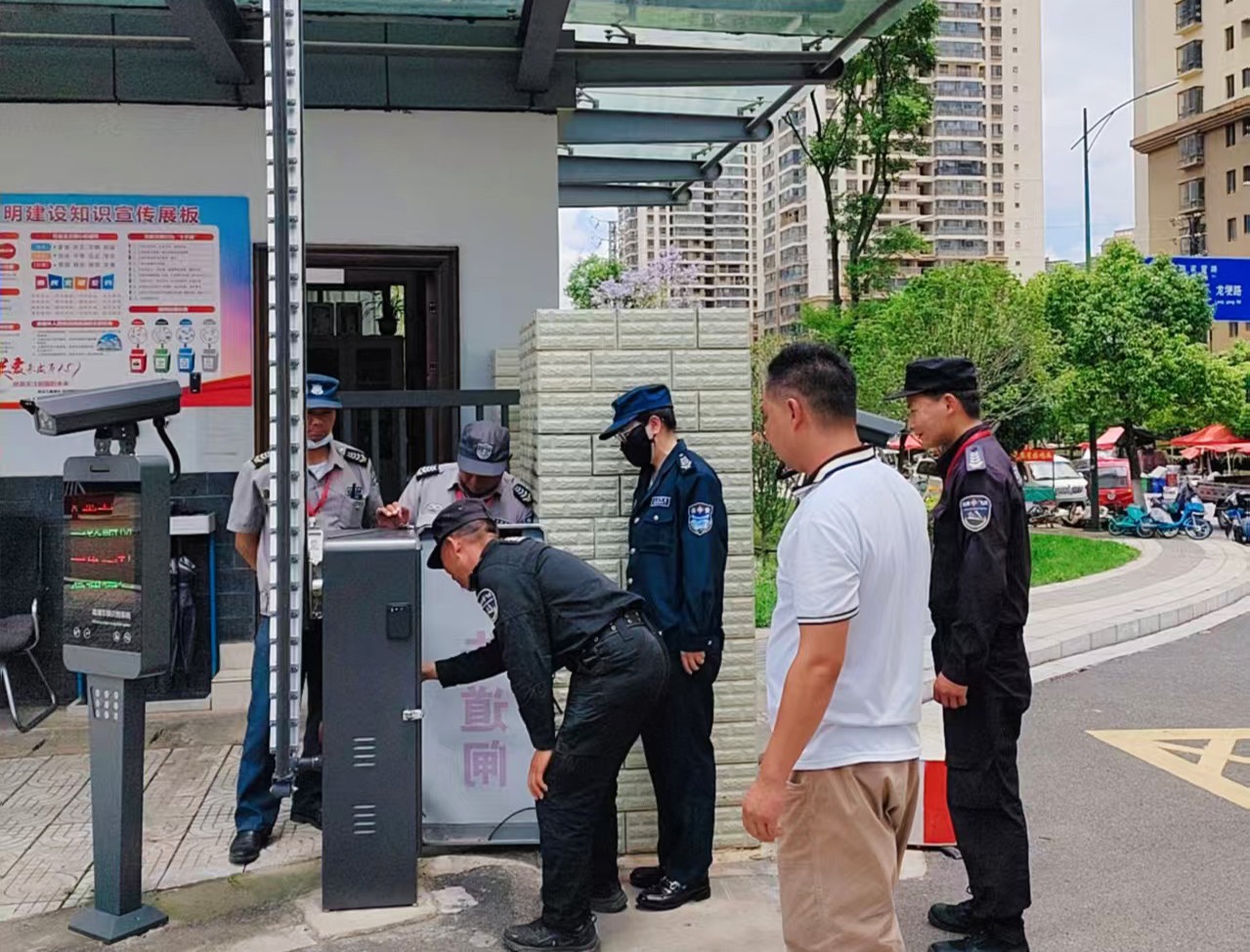 服务涵盖昆明无人机培训、昆明保安服务、昆明物业服务、昆明宠物医疗美容、昆明职业技能培训服务、昆明广告策划、昆明安防监控。