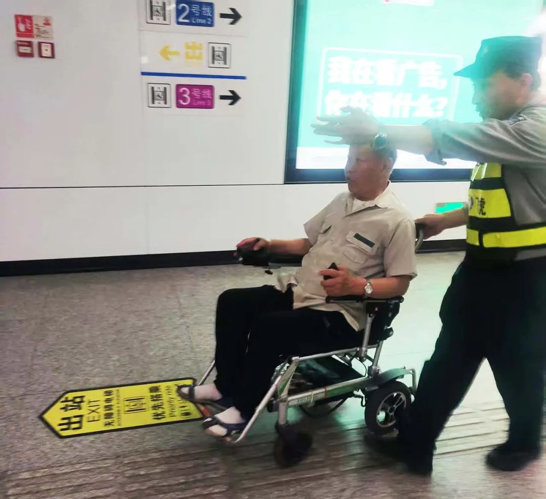 服务涵盖昆明无人机培训、昆明保安服务、昆明物业服务、昆明宠物医疗美容、昆明职业技能培训服务、昆明广告策划、昆明安防监控。