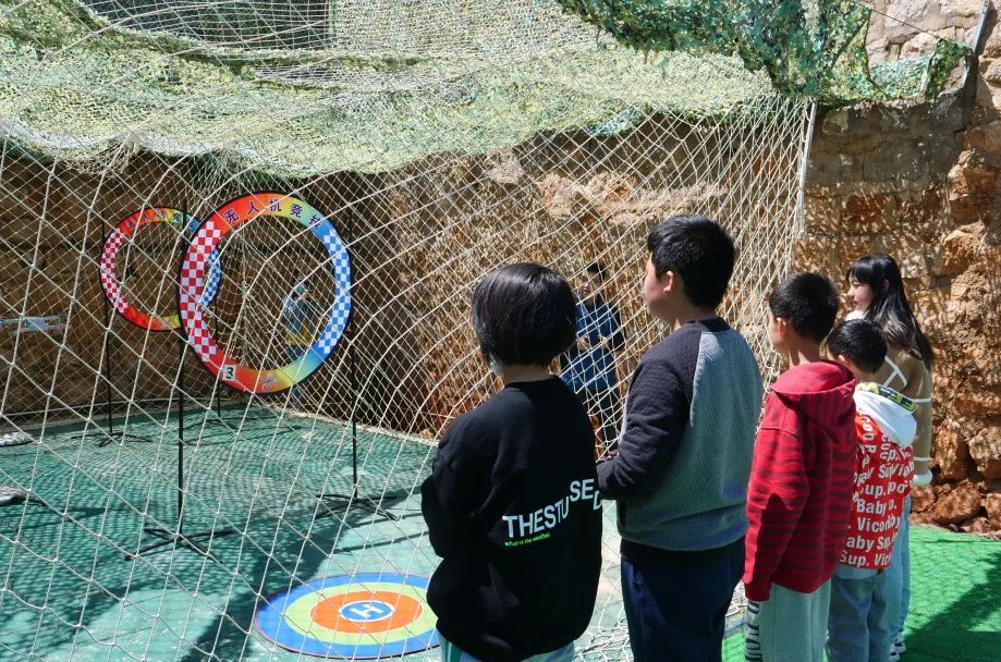 服务涵盖昆明无人机培训、昆明保安服务、昆明物业服务、昆明宠物医疗美容、昆明职业技能培训服务、昆明广告策划、昆明安防监控。