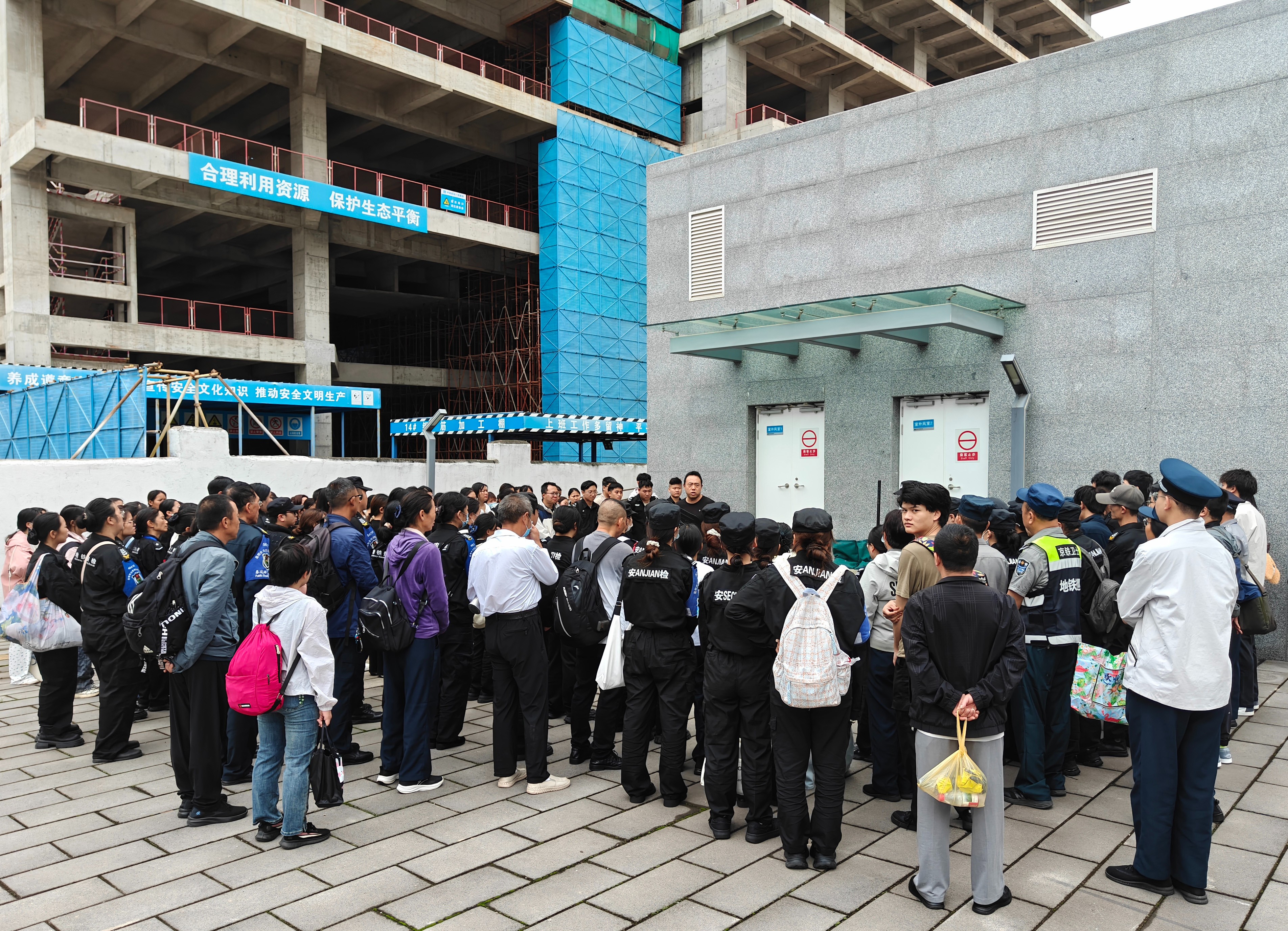 服务涵盖昆明无人机培训、昆明保安服务、昆明物业服务、昆明宠物医疗美容、昆明职业技能培训服务、昆明广告策划、昆明安防监控。