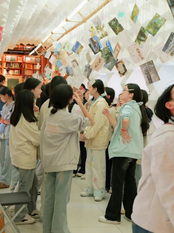 服务涵盖昆明无人机培训、昆明保安服务、昆明物业服务、昆明宠物医疗美容、昆明职业技能培训服务、昆明广告策划、昆明安防监控。