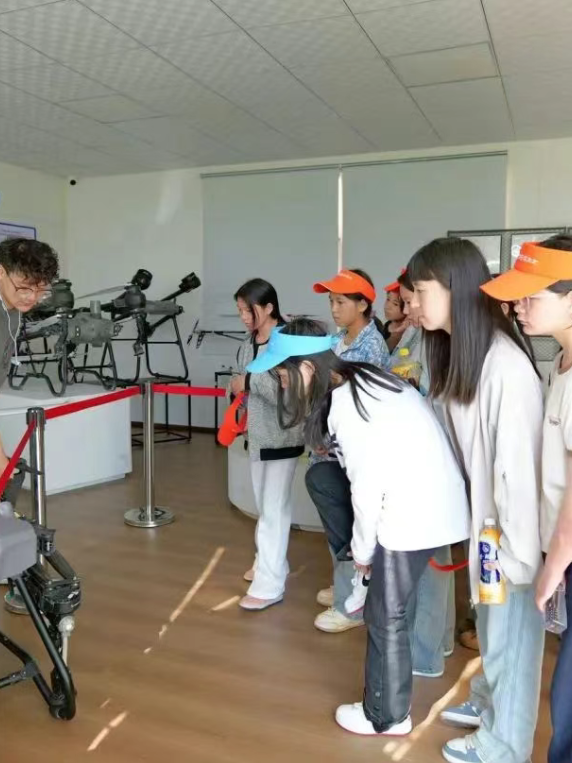 服务涵盖昆明无人机培训、昆明保安服务、昆明物业服务、昆明宠物医疗美容、昆明职业技能培训服务、昆明广告策划、昆明安防监控。