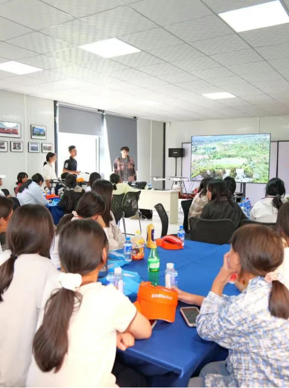 服务涵盖昆明无人机培训、昆明保安服务、昆明物业服务、昆明宠物医疗美容、昆明职业技能培训服务、昆明广告策划、昆明安防监控。