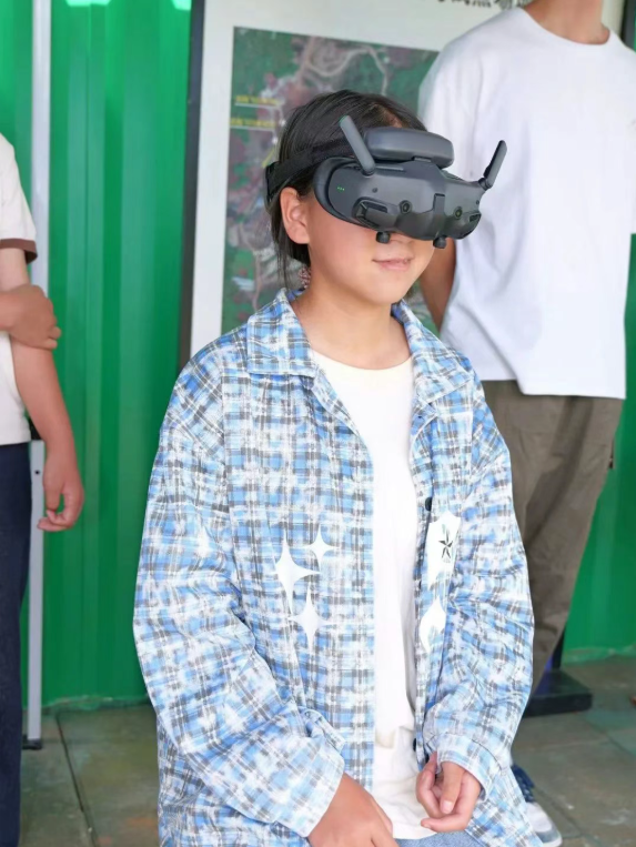 服务涵盖昆明无人机培训、昆明保安服务、昆明物业服务、昆明宠物医疗美容、昆明职业技能培训服务、昆明广告策划、昆明安防监控。